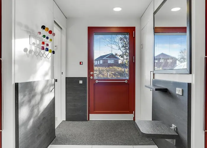 Gorgeous Home In Grenaa With Wifi Feriehus *