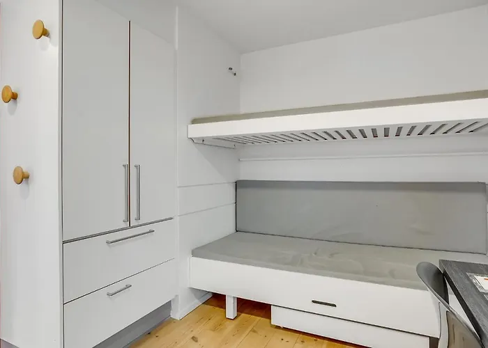 Gorgeous Home In Grenaa With Wifi Feriehus